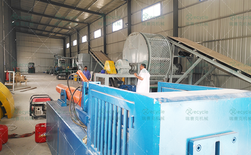 哈薩克斯坦廢舊輪胎處理設(shè)備現(xiàn)場(chǎng)圖